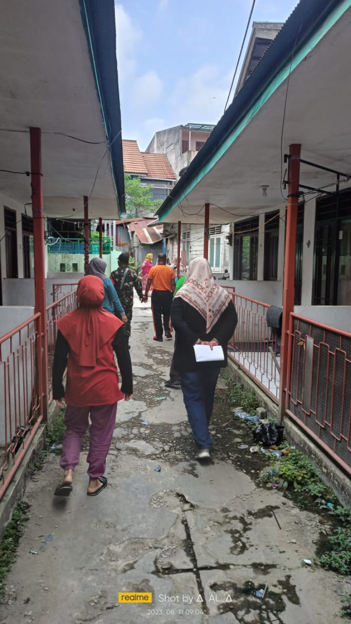 KERJA BAKTI / GOTONG ROYONG DI RT.07 KELURAHAN PASAR PAGI DAN PILAH SAMPAH PLASTIK