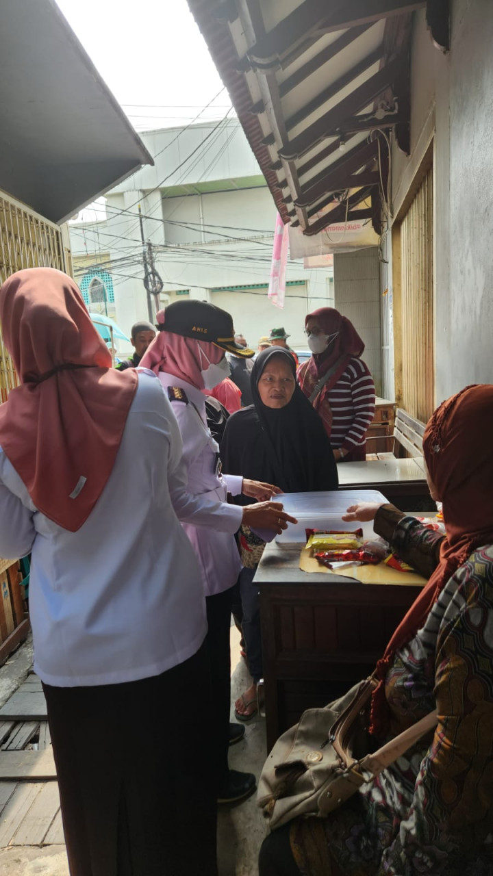 EVAKUASI LANSIA TERLANTAR DI JL. PANDAI BANGSAL SENG KELURAHAN PASAR PAGI