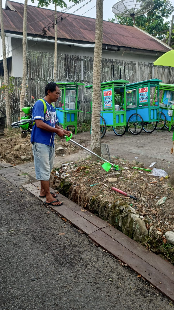 GOTONG ROYONG / KERJA BAKTI DI LINGKUNGAN KELURAHAN PASAR PAGI DI WILAYAH RT. 14, 6 DAN 7