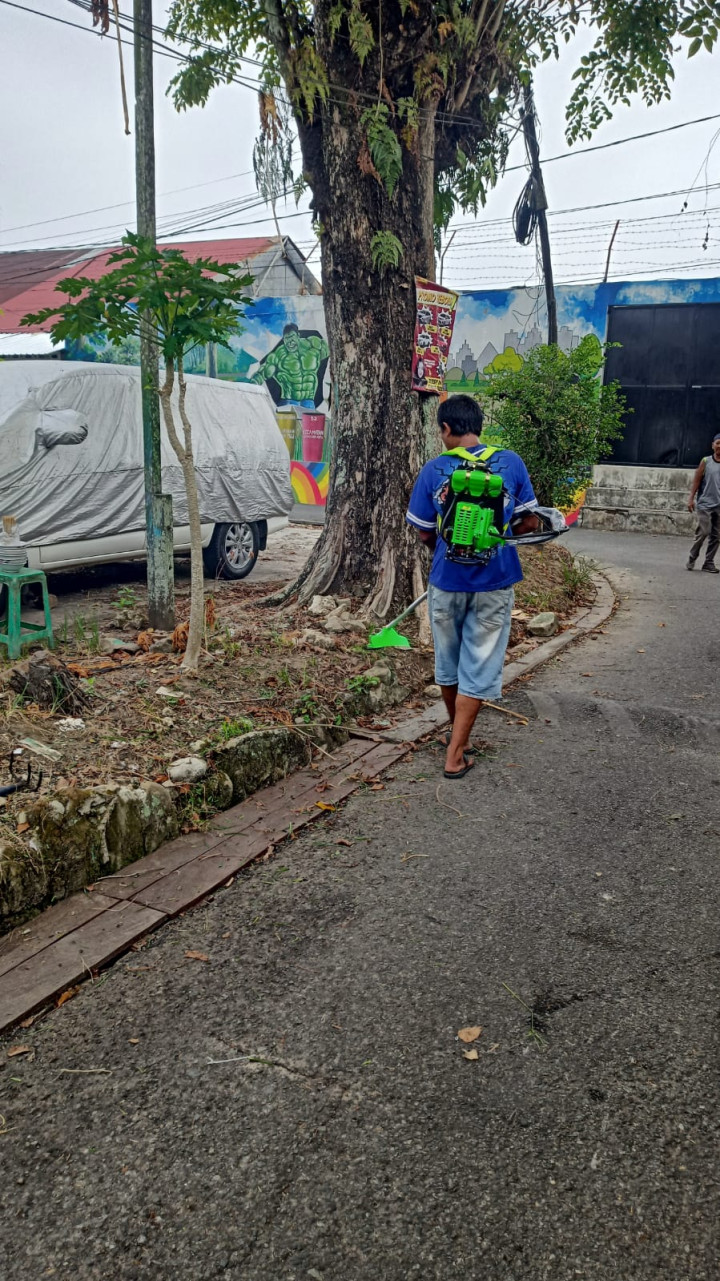 GOTONG ROYONG / KERJA BAKTI DI LINGKUNGAN KELURAHAN PASAR PAGI DI WILAYAH RT. 14, 6 DAN 7