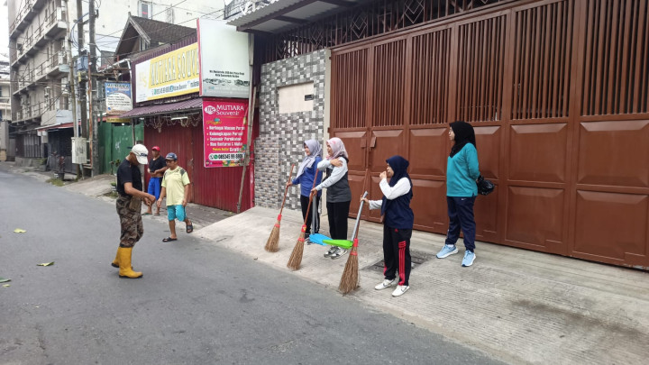 GOTONG ROYONG / KERJA BAKTI DI LINGKUNGAN KELURAHAN PASAR PAGI DI WILAYAH RT. 14, 6 DAN 7