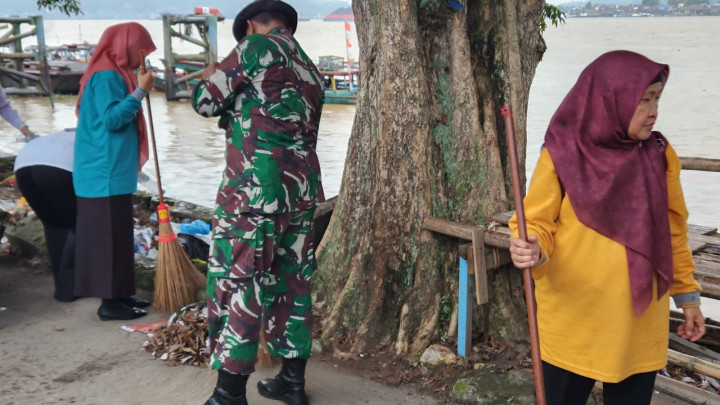 KERJA BAKTI BERSAMA KODIM DALAM RANGKA HARI JUANG TNI AD KE-78 TAHUN