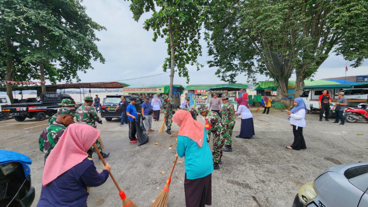 KERJA BAKTI BERSAMA KODIM DALAM RANGKA HARI JUANG TNI AD KE-78 TAHUN