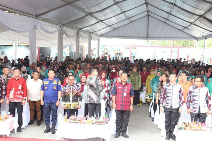 Penyerahan Secara Simbolis Probebaya 2024