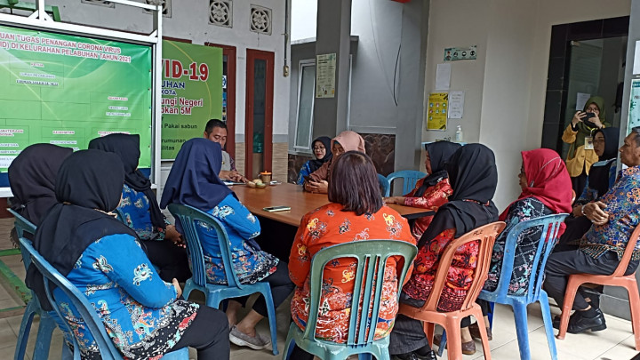Rapat Koordinasi bersama Kasi dan Staff Kelurahan Pelabuhan