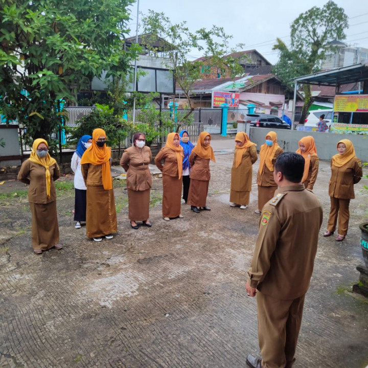 Kegiatan Reguler Apel Kelurahan Pelabuhan. Senin, 4 Juli 2022