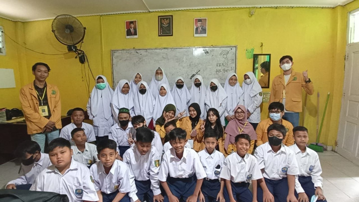 Sosialisasi 5R Kepada Siswa dan Siswi SMP Muhammadiyah 1 Samarinda oleh Mahasiswa KKN 48, Senin 18 Juli 2022