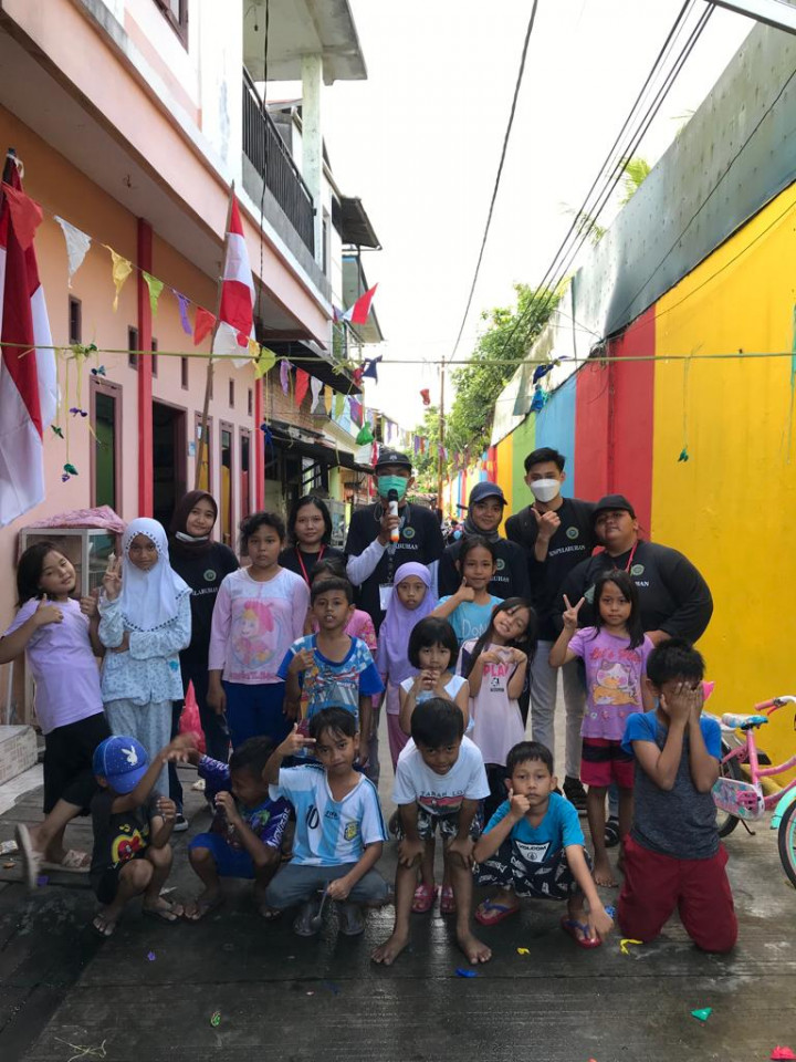 Pembagian Hadiah dalam rangka memperingati 17 Agustus 2022 di halamam kelurahan pelabuhan..yang di laksanakan oleh Mahasiswa dan Mahasiswi KKN Universitas Widya Gama Mahakam Samarinda Angkatan ke V ( lima )