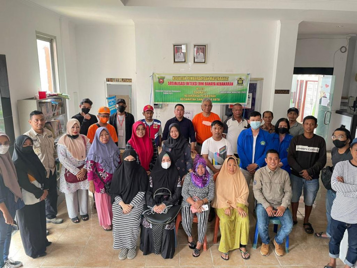 Sosialisasi Deteksi Dini Bahaya Kebakaran Bersama Damkar didampingi Pak Lurah dan Mahasiswa/i KKN Widya Gama di RT 07 & 23.