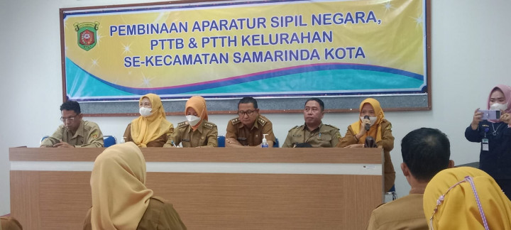 Senin 24 Oktober 2022..Apel Gabungan di Kecamatan Samarinda Kota yang dipimpin langsung oleh Ibu Camat Samarinda Kota dan di lanjutkan pembinaan ASN,PTTB dan PTTH Sekecamatan Samarinda Kota