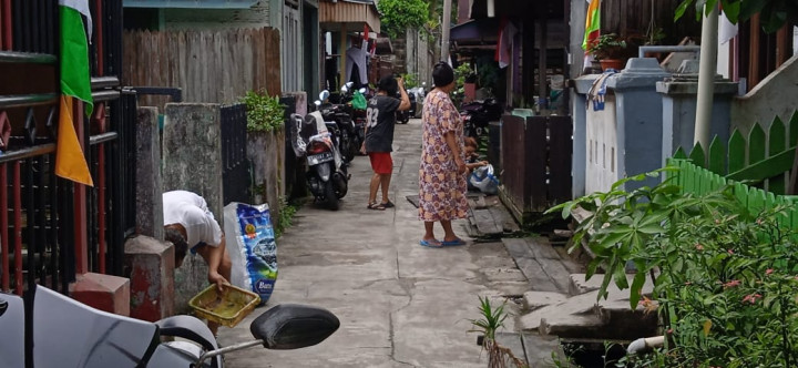 Kegiatan Probebaya Kelurahan Pelabuhan Kerja Bakti RT   ( RT. 33, 05, 34, 32 ) dan warga Kelurahan Pelabuhan