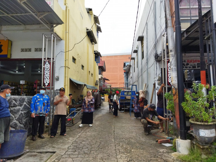 Kegiatan Probebaya Tahun 2022 Semenisasi Gang Batu RT. 16  dan Pembuatan Gapura di Gang Rahayu RT. 07 Jalan P. Hidayatullah