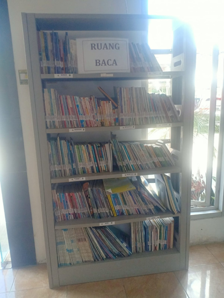 Ruang Tunggu Kelurahan Pelabuhan