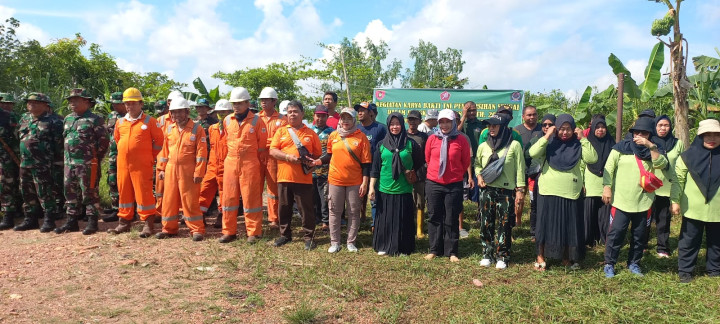 Kegiatan karya bakti Susur Sungai MAHAKAM di Rt 01 kel. Pulau Atas, Kec. Sambutan hari JUM'AT 15 september 2023