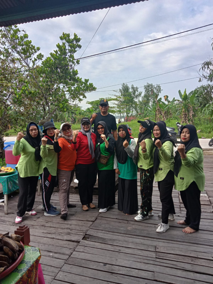 Kegiatan karya bakti Susur Sungai MAHAKAM di Rt 01 kel. Pulau Atas, Kec. Sambutan hari JUM'AT 15 september 2023