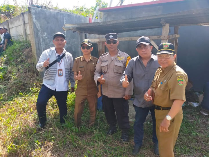 Pelaksanaan eksekusi pengosongan lahan oleh Pengadilan Negeri Samarinda di RT 22 Jl K.H Harun Nafsi belakang POM Bensin kelurahan Rapak Dalam