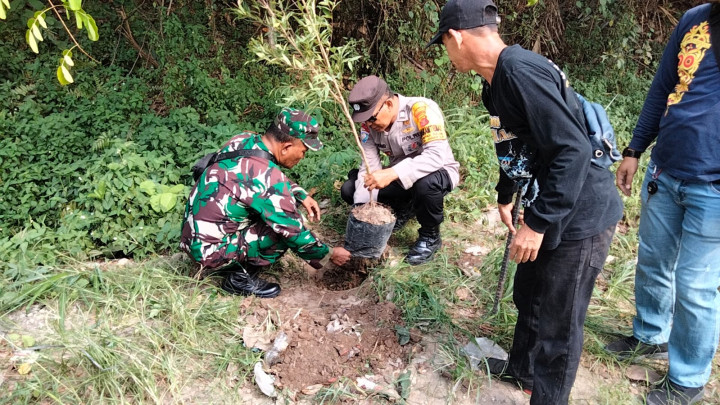Penanaman 1000 Pohon Produktif