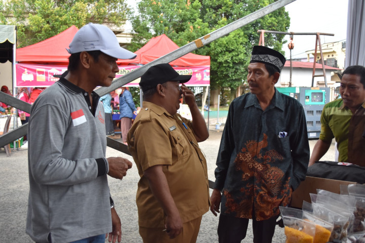 Penyerahan Probebaya Tahun 2023 Kecamatan Loa Janan Ilir oleh Bpk. WALIKOTA