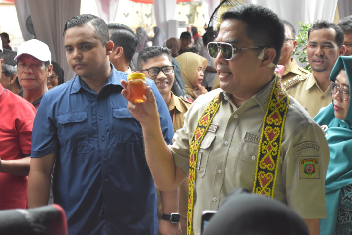 Penyerahan Probebaya Tahun 2023 Kecamatan Loa Janan Ilir oleh Bpk. WALIKOTA