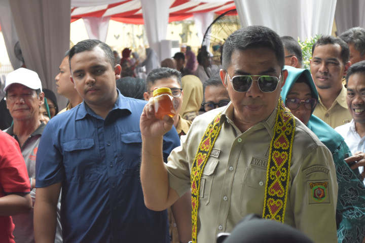 Penyerahan Probebaya Tahun 2023 Kecamatan Loa Janan Ilir oleh Bpk. WALIKOTA