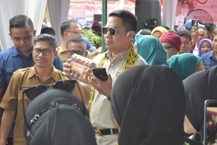 Penyerahan Probebaya Tahun 2023 Kecamatan Loa Janan Ilir oleh Bpk. WALIKOTA