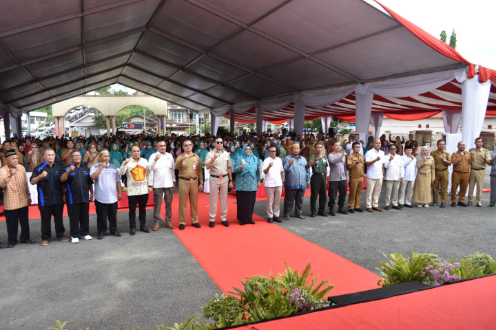 Penyerahan Probebaya Tahun 2023 Kecamatan Loa Janan Ilir oleh Bpk. WALIKOTA