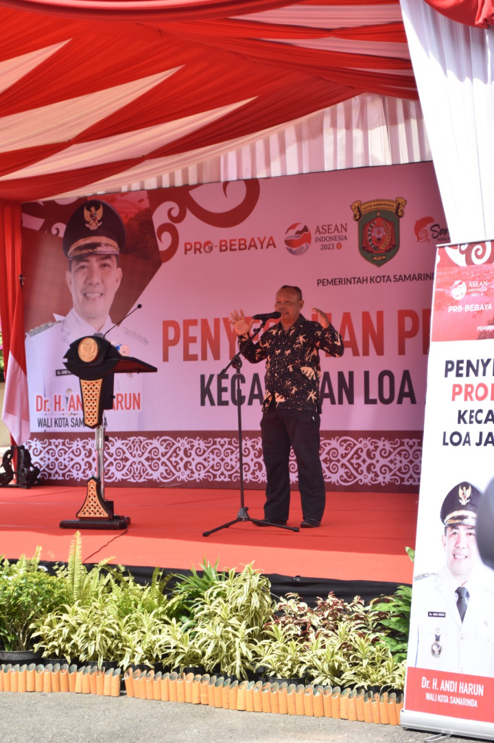 Penyerahan Probebaya Tahun 2023 Kecamatan Loa Janan Ilir oleh Bpk. WALIKOTA
