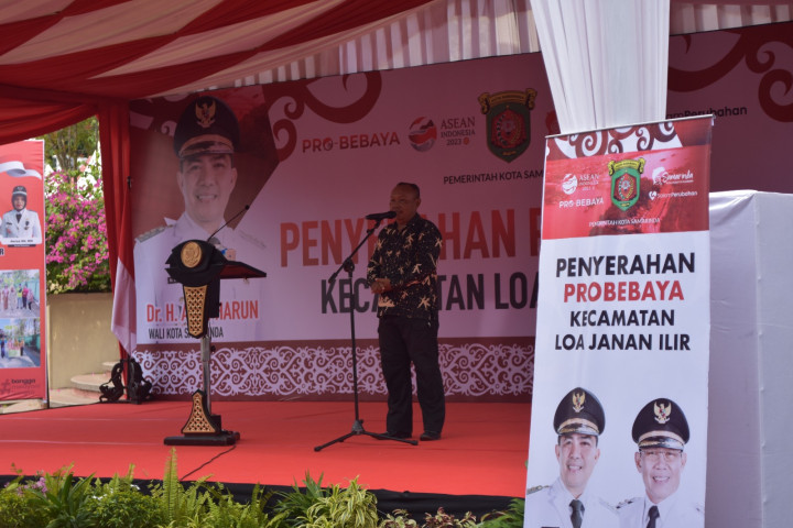 Penyerahan Probebaya Tahun 2023 Kecamatan Loa Janan Ilir oleh Bpk. WALIKOTA