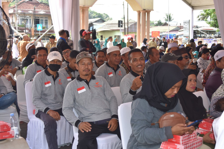 Penyerahan Probebaya Tahun 2023 Kecamatan Loa Janan Ilir oleh Bpk. WALIKOTA