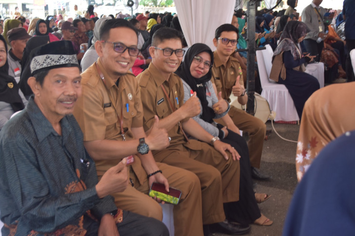 Penyerahan Probebaya Tahun 2023 Kecamatan Loa Janan Ilir oleh Bpk. WALIKOTA