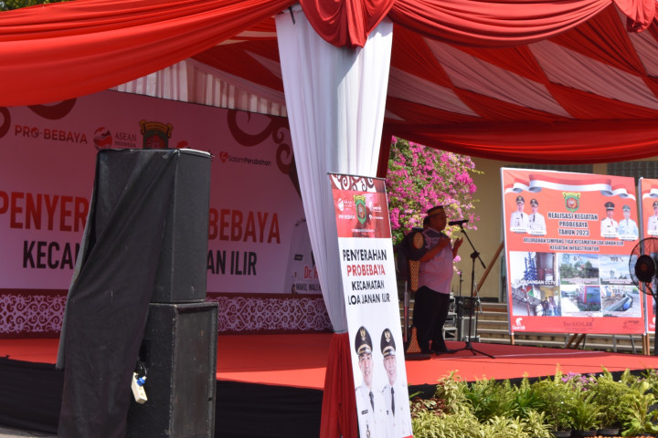 Penyerahan Probebaya Tahun 2023 Kecamatan Loa Janan Ilir oleh Bpk. WALIKOTA