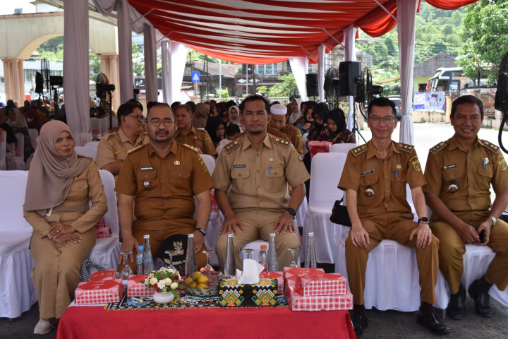 Penyerahan Probebaya Tahun 2023 Kecamatan Loa Janan Ilir oleh Bpk. WALIKOTA