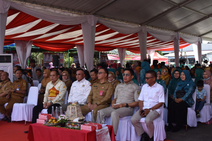 Penyerahan Probebaya Tahun 2023 Kecamatan Loa Janan Ilir oleh Bpk. WALIKOTA