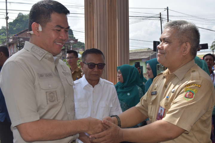 Penyerahan Probebaya Tahun 2023 Kecamatan Loa Janan Ilir oleh Bpk. WALIKOTA