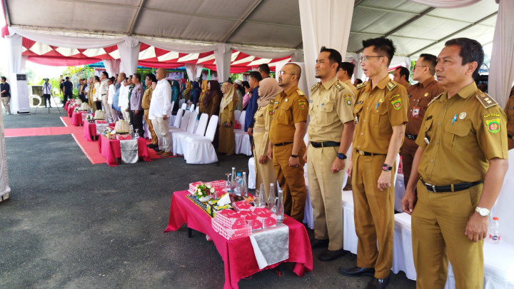 Penyerahan Probebaya Tahun 2023 Kecamatan Loa Janan Ilir oleh Bpk. WALIKOTA
