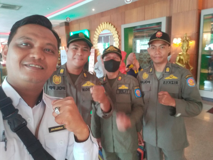 Pembukaan Bimtek Petugas Pengamanan Tempat Pemungutan Suara (PAM TPS) Wilayah Kecamatan Loa Janan Ilir