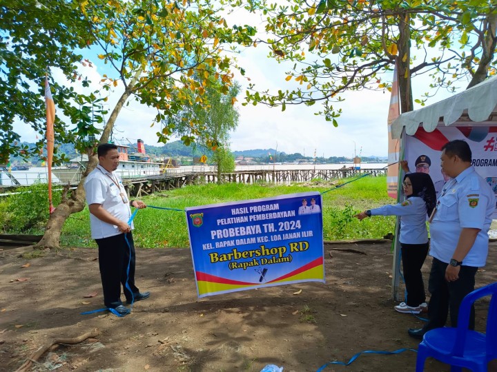 Penyerahan Program PROBEBAYA oleh Walikota Samarinda Kec. Loa Janan Ilir