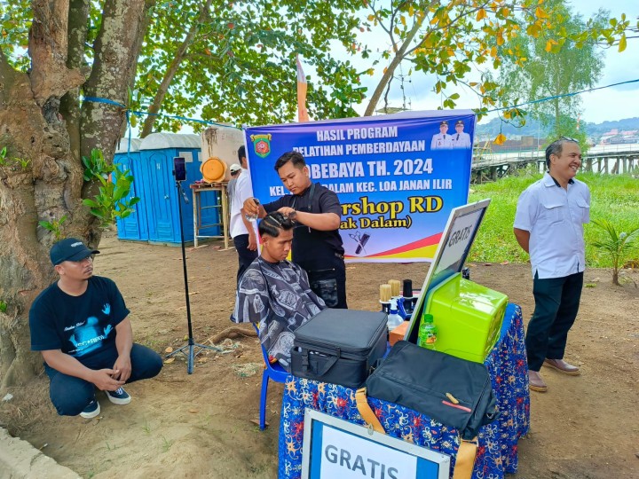 Penyerahan Program PROBEBAYA oleh Walikota Samarinda Kec. Loa Janan Ilir