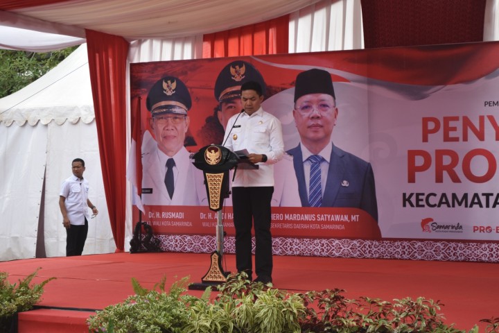 Penyerahan Program PROBEBAYA oleh Walikota Samarinda Kec. Loa Janan Ilir (2)