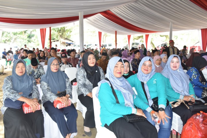 Penyerahan Program PROBEBAYA oleh Walikota Samarinda Kec. Loa Janan Ilir (2)