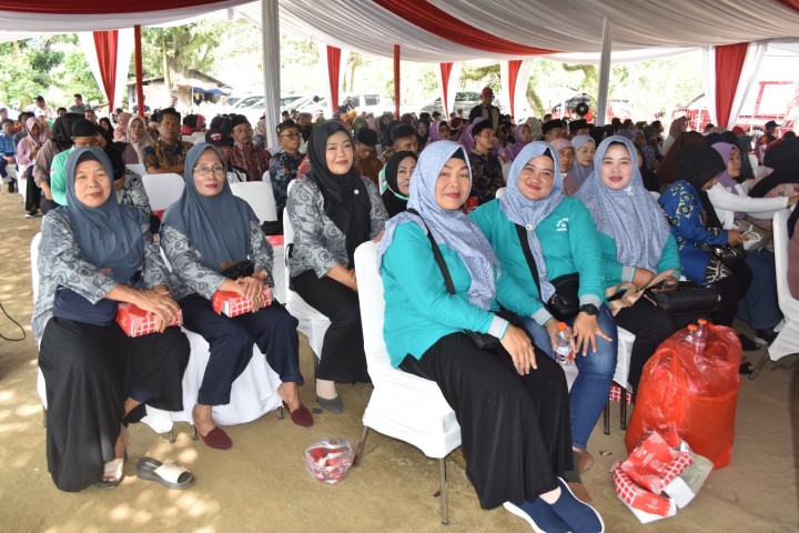 Penyerahan Program PROBEBAYA oleh Walikota Samarinda Kec. Loa Janan Ilir (2)