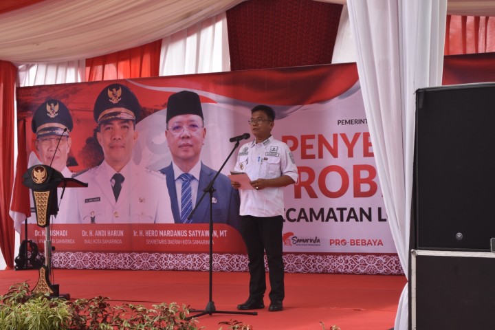 Penyerahan Program PROBEBAYA oleh Walikota Samarinda Kec. Loa Janan Ilir (2)