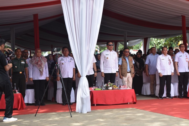 Penyerahan Program PROBEBAYA oleh Walikota Samarinda Kec. Loa Janan Ilir (2)