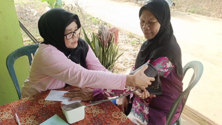 Kegiatan posyandu balita dan lansia