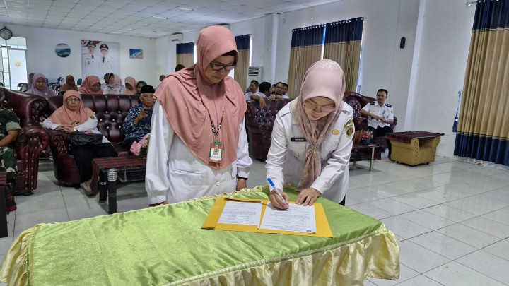 Serah Terima Jabatan Administrator dan Pengawas di Lingkungan Kecamatan Samarinda Ilir