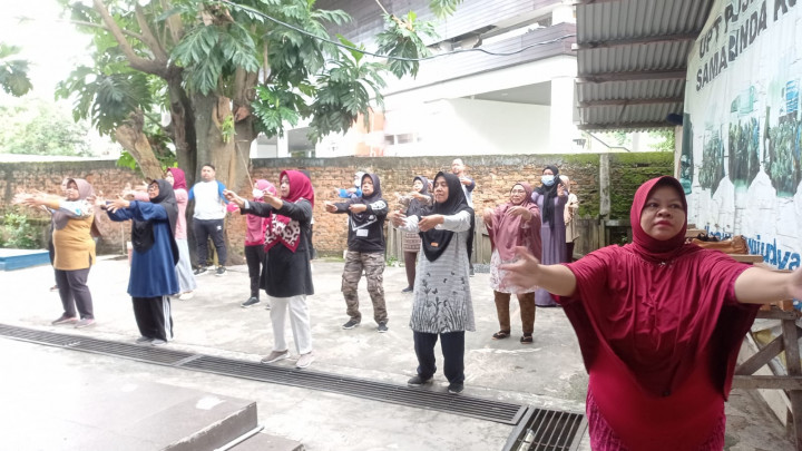 Kegiatan Senam Bersama Prolanis Dan Staff Puskesmas  , Tanggal 16 juni 2023