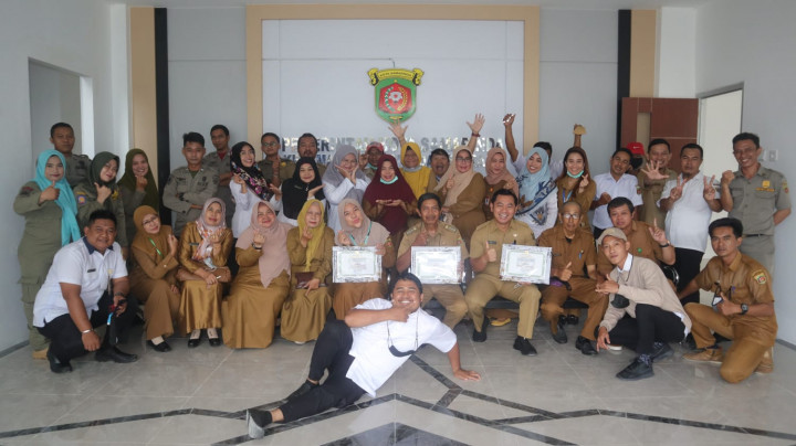 31 Januari 2022 ( Foto Bersama Rekan-Rekan Kerja Tim Kecamatan Samarinda Seberang )
