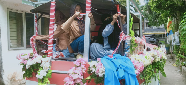 Gotong royong pegawai kecamatan samarinda ulu membuat KM.SAMALU