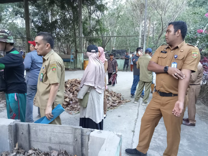 Mendampingi DLH meninjau TPA Sambutan dalam rangka penilaian Adipura