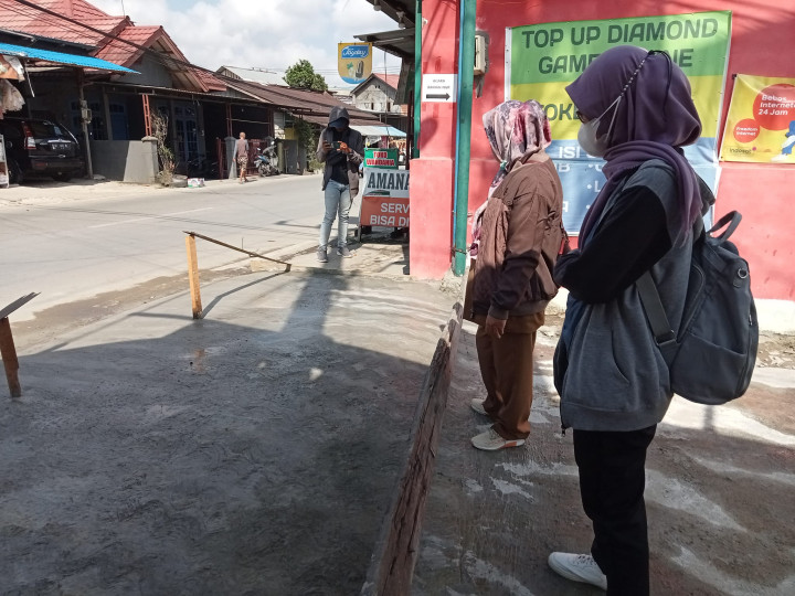 Monitoring pengerjaan Semenisasi Jalan,Drainase,Gorong-gorong, dan Playground